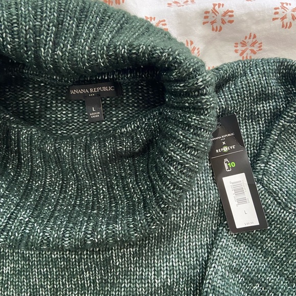 Emerald Green Comfy Sweater from Banana Republic sz Large - Picture 4 of 4